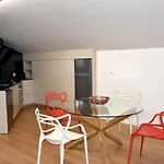 Orchid House - T1 Apartment